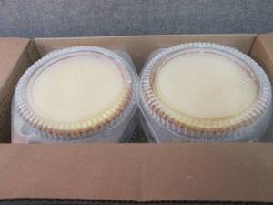 lot 561 image: CC 6 FROZEN Table Talk 8 inch Custa...