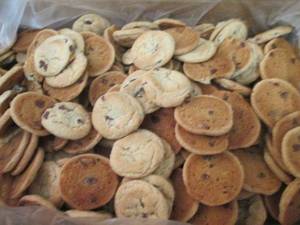 lot 566 image: CC 8lb Roundys FROZEN Mini Milk Ch...