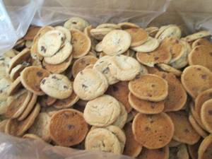 lot 568 image: CC 8lb Roundys FROZEN Mini Milk Ch...