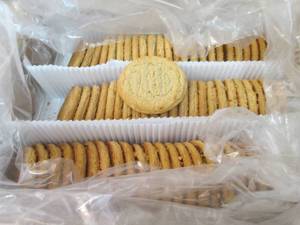 lot 575 image: EE 72 ct FROZEN Homestyle Peanut Bu...