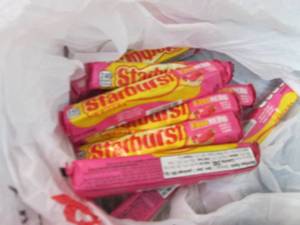 lot 591 image: 12- 2.07 oz RaveReds Starbursts...