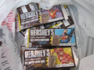 lot 598 image: 12- 1.55 oz Super Hero Hersheys Ba...