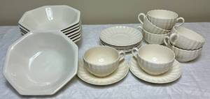Spode Chelsea Wicker Copeland England Ivory Cream Cups & Saucers and Johnson Brothers Ironstone 183 Bowls