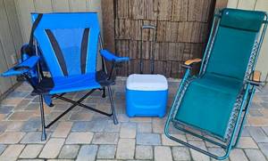 Zero Gravity Lounge Chair, XXL Dual Lock Camp Chair with carrying case plus small cooler with extendable handle