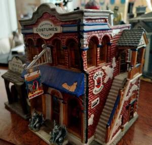 lot 67 image: Lexmax Spookytown Dragons Breath Costume Shoppe