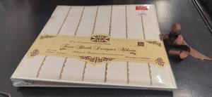 lot 123 image: 12 x 12 MemoryScrapbook Album