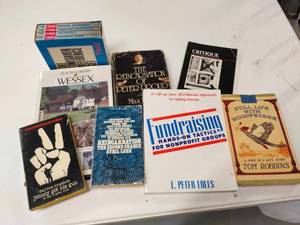 lot 133 image: Lifestyle Books