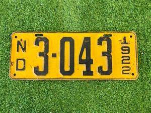 lot 16 image: 1922 ND License Plate