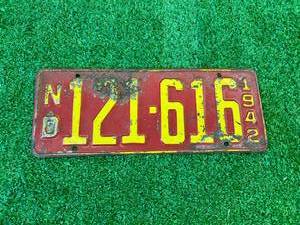 lot 46 image: 1942 ND License Plates