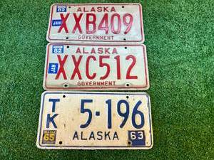 lot 87 image: Alaska License Plates - Government