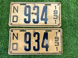 lot 106 image: 1931 ND Matched Pair 3 Digit Plates
