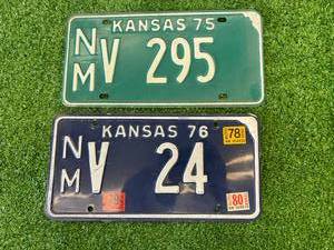 lot 133 image: 1975 & 1976 Kansas V License Plates