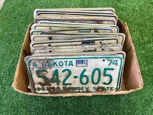 lot 147 image: Box of 1970s ND License Plates