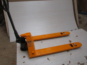 lot 10 image: Uline Pallet Jack M-1043