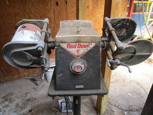 lot 17 image: Red Devil Paint Shaker