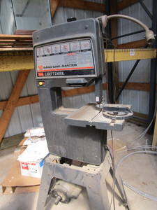 lot 24 image: Craftsman Band Saw