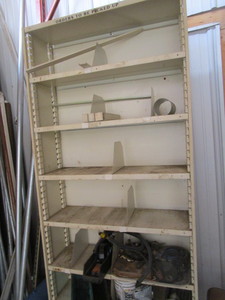 lot 39 image: Shelf & Contents