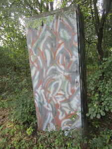 lot 55 image: Metal Server Cabinet