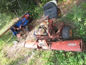 lot 72 image: Toro Gang Mower & Second Frame