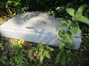 lot 80 image: Metal Service Box