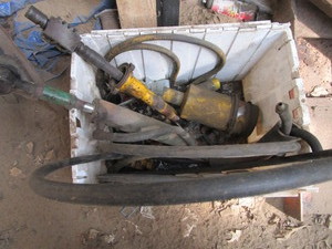 lot 83 image: Hydraulic Cylinders & Hoses