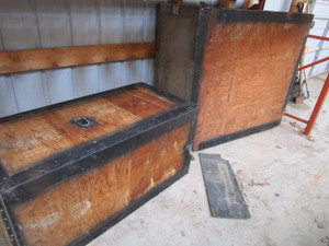 lot 96 image: Shipping Trunks