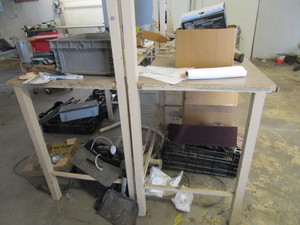 lot 104 image: Work Benches