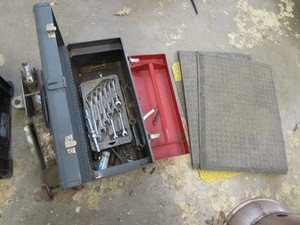 lot 173 image: Dayton Toolbox, Floor Jack & Mats
