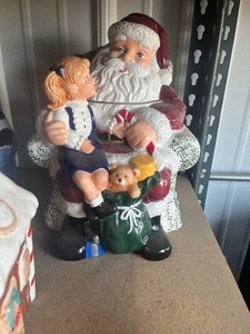 4 cookie jars
