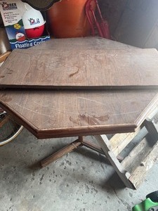 Table and chairs   great for cabin or shop