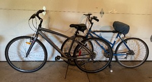 lot 5 image: Two Bicycle LOT - Infinity Boss Three Hybrid Bike and a Schwinn Mirada
