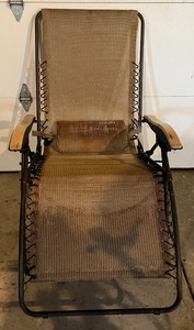 lot 6 image: Foldable Chaise Lounge Chair
