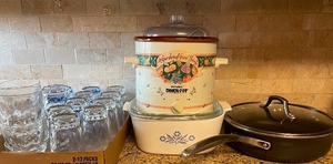 lot 39 image: Kitchen Cookware Lot with Crockpot