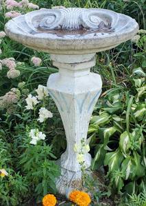 lot 30 image: Cement Bird Bath