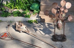 lot 63 image: Yard Decor Lawn Ornaments Lot of 3