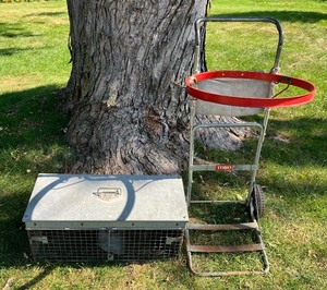lot 66 image: Toro Lawn Bag Holder, Live Trap