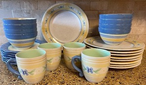 lot 53 image: Twenty-Eight Piece Pfaltzgraff Summer Breeze Dinnerware Set