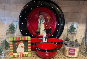 lot 61 image: Twelve Piece Snowman Entertaining LOT Holiday Dishes