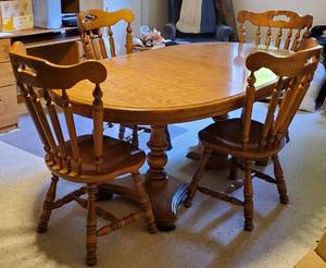 lot 116 image: Dining Room Table with Four Chairs