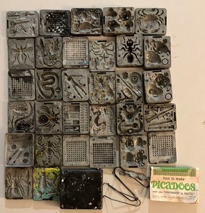 lot 131 image: Vintage Picadoos Thingmaker Molds Bugs, Creatures 1960s by Mattel 31 pieces