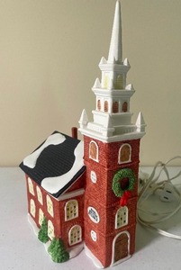 lot 141 image: Old North Church Retired Dept. 56 New England Village Series