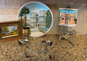lot 115 image: Modelo Registrado Decorate 3D Plate Lot