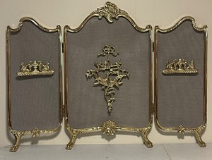lot 151 image: Brass Fireplace Screen