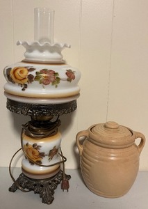 lot 211 image: Electric Hurricane Lamp and Bean Pot