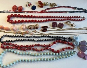 lot 198 image: Vintage Colored Beads and Earrings Costume Jewelry