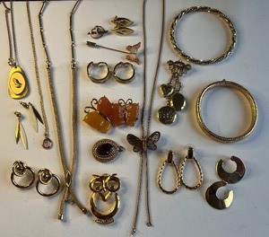 lot 201 image: Butterfly and Owl Costume Jewelry Lot