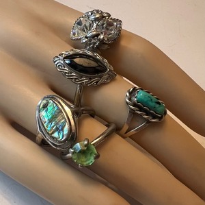 lot 206 image: Lot of 5 Costume Jewelry Rings