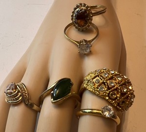 lot 207 image: Jade Sarah Coventry Ring and Various Costume Jewelry Rings LOT of 6