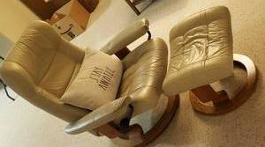 lot 222 image: Ekornes Chair and Ottoman