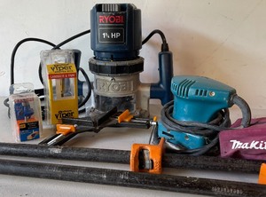 lot 137 image: Woodworking LOT 1 34HP Ryobi Router, Makita Sander, Sandpaper